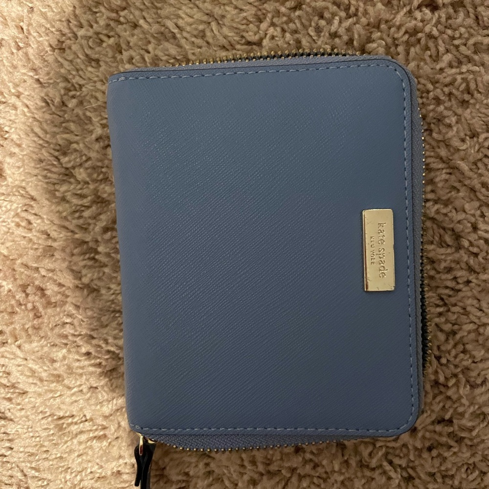 Kate Spade wallet - Picture 1 of 3